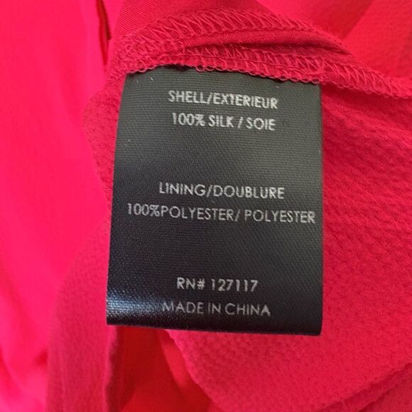 BADGLEY MISCHKA Silk Blouse Size S Raspberry Red Roll-Tab Relaxed Fit Chic - Picture 7 of 7